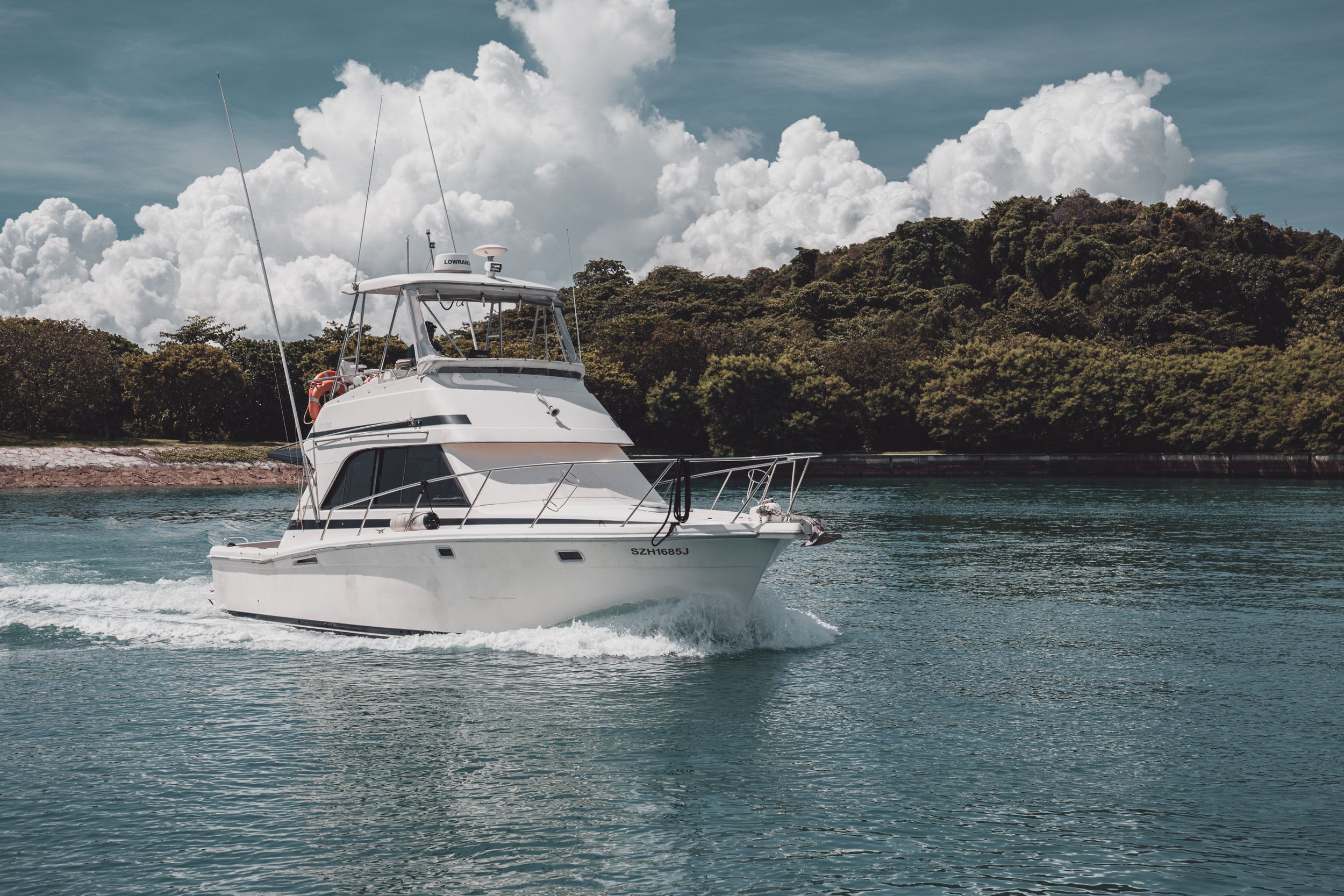 yacht tour singapore